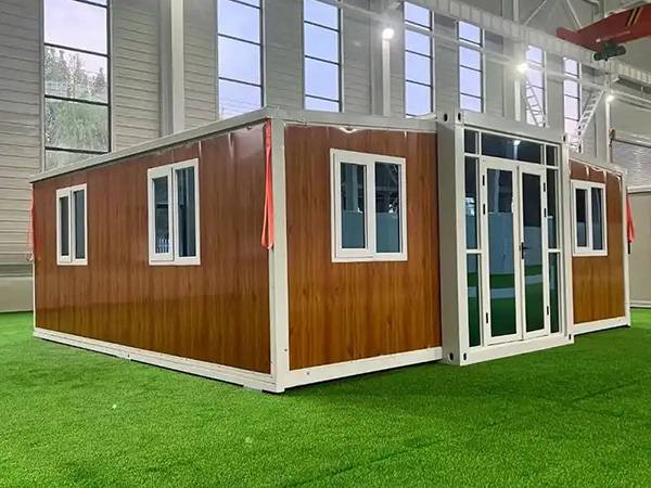 20ft Dual-wing Expandable Living Space