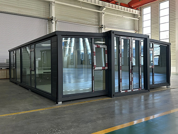 Expandable Container House